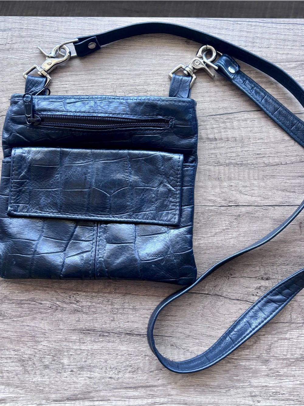 Black Croc-Texture Leather Crossbody Bag - Unbranded